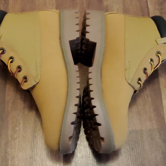 Levi's Harrison Buck Wheat Boots - GS 6.5Y (Women US 8) - Picture 4 of 10